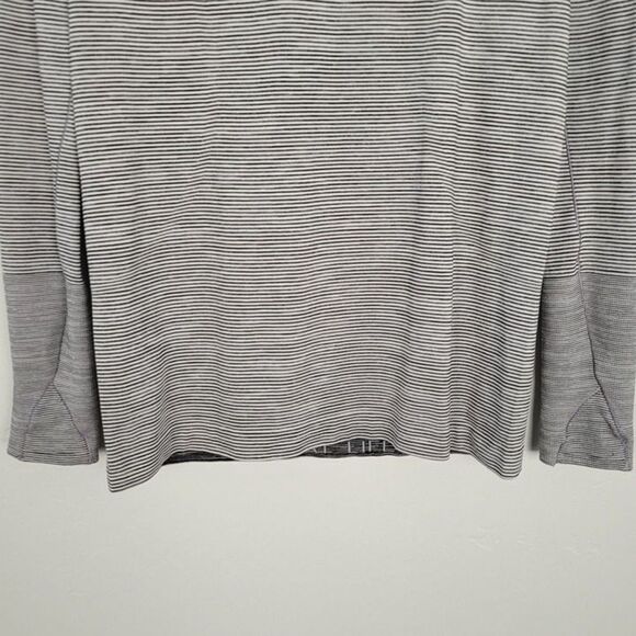 Lululemon Size 8 Swiftly Tech Long Sleeve 2.0 Top Wee Are From Space White Black - Picture 6 of 10